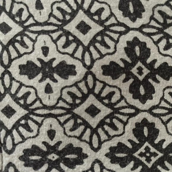 BANANA REPUBLIC Luxe Touch Women's Tee | Color: Gray/Brown | Size: XS - Picture 5 of 8